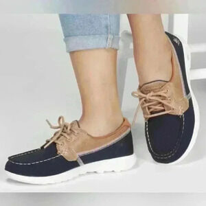 SKECHERS GoWalk lite-coral. Ladies size  6